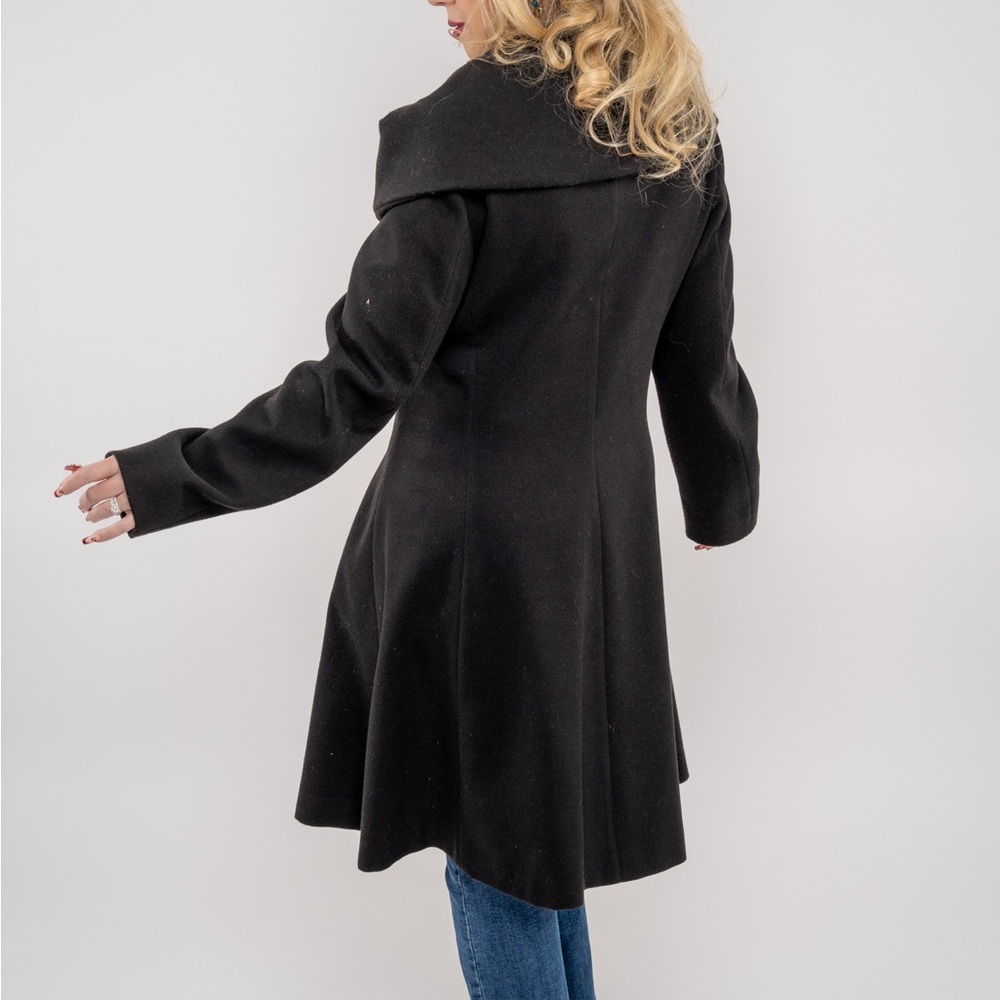 Coat - Picture 5 of 9